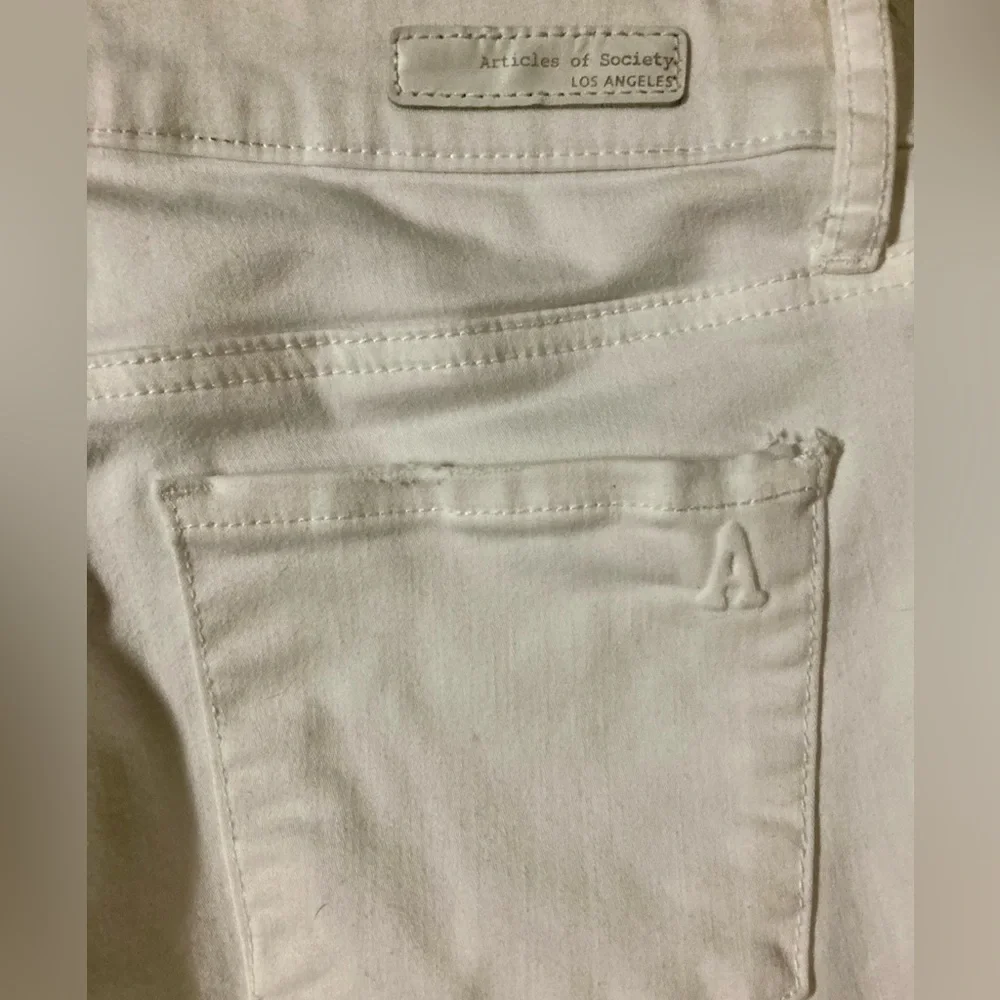 Articles of Society Women’s‎ Size 26 Cannes Wash White Distressed Jeans